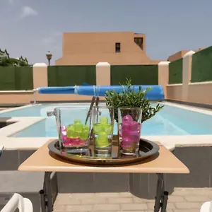 https://apartamento-con-piscina-privada-en-caleta-de-fuste.in-canary-islands.com